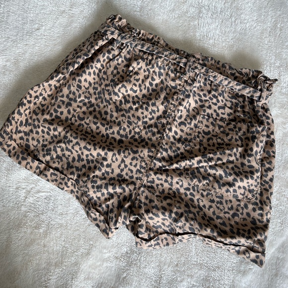 Aerie paper bag camp shorts - Picture 3 of 4